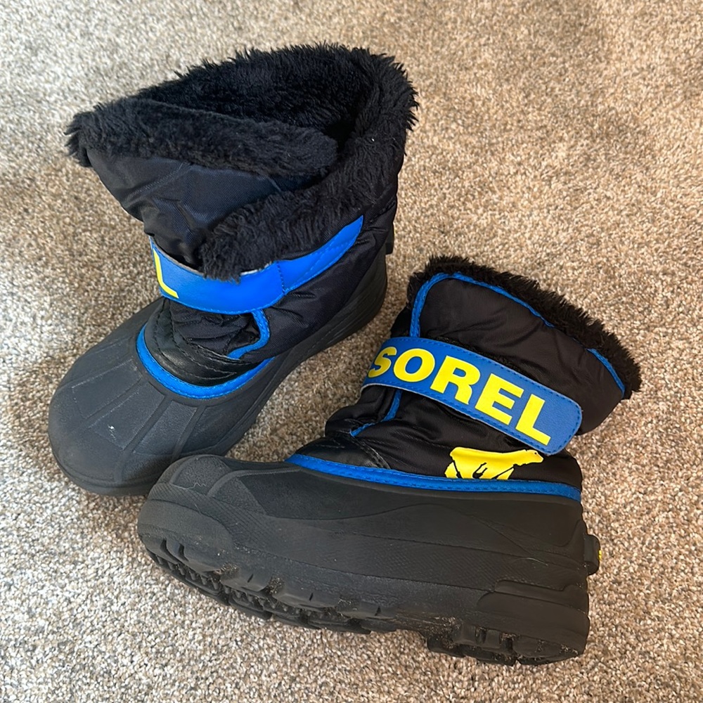 Boys Sorel winter boots size 13